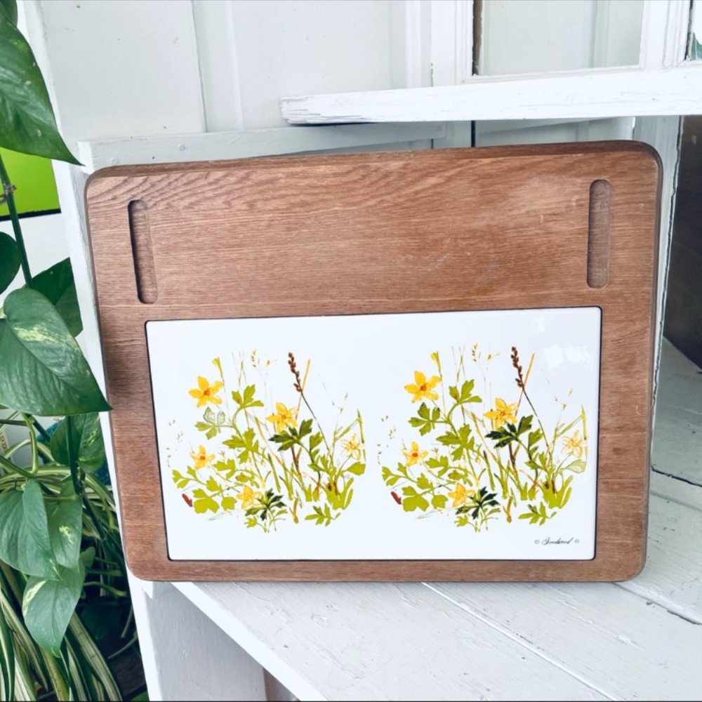 Goodwood Teak Cheese Floral Board Tray Wood